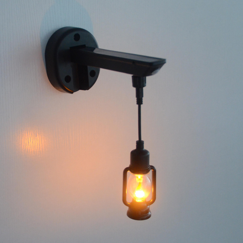 Lampada da parete solare stile lampada a cherosene vintage (effetto fiamma)